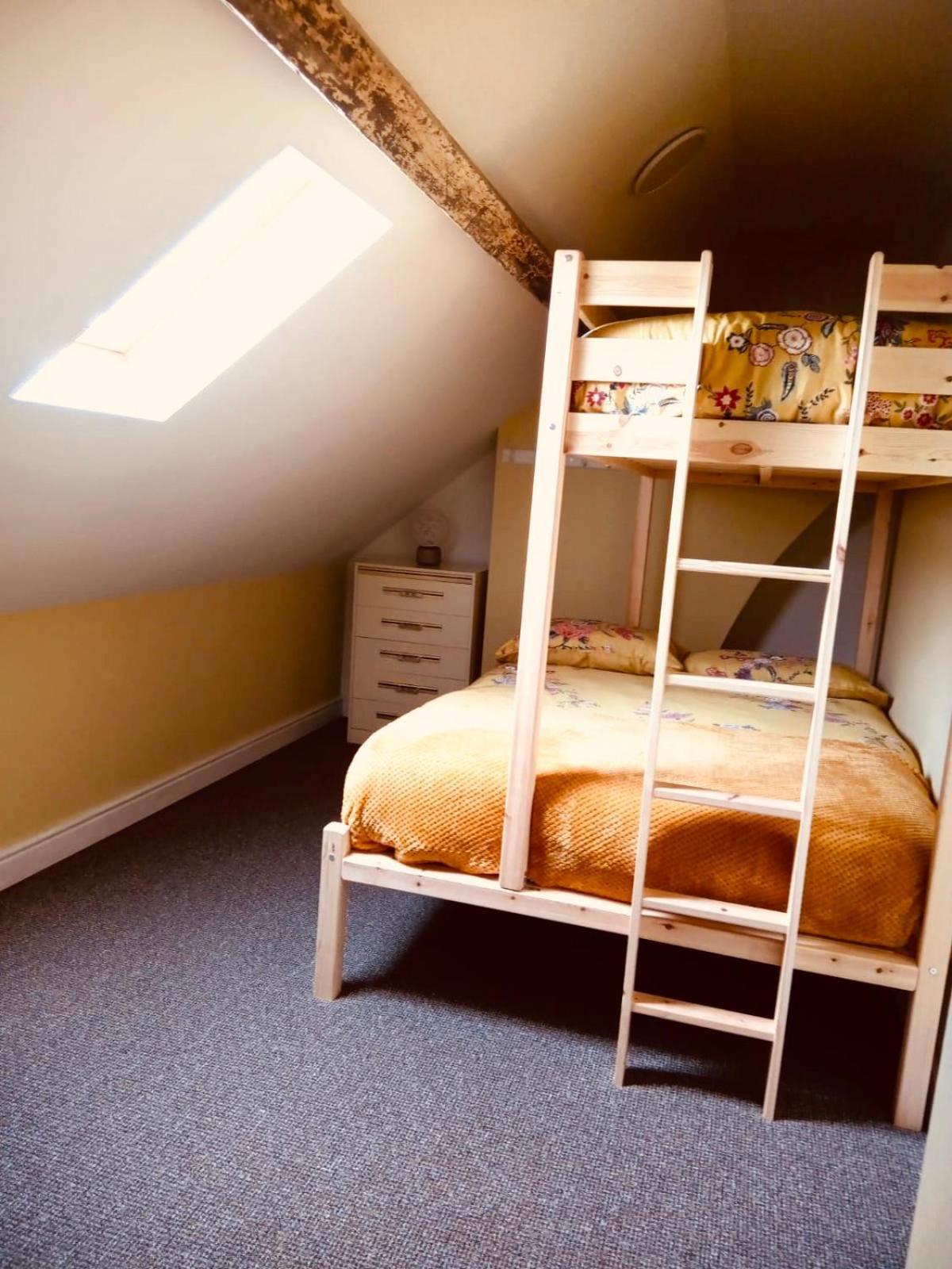 Llangollen Townhouse 4 Bedroom Εξωτερικό φωτογραφία